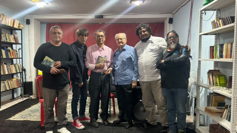 Coloquio sobre Hesnor Rivera destacó la vigencia de su obra a propósito de la publicación de su Poesía completa