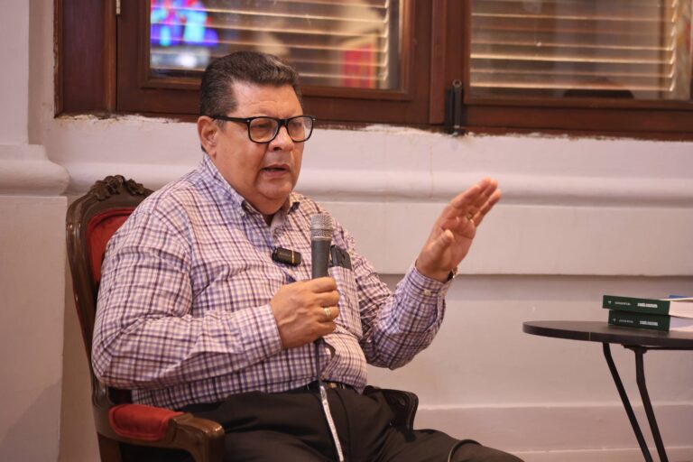 El guardián de la memoria zuliana: Jesús Ángel Semprún Parra cumple 65 años
